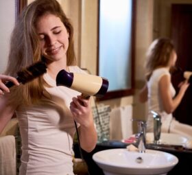 How to dry hair without damaging